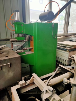 河南鄭州金水區(qū)高價(jià)回收門廠設(shè)備 冷壓機(jī)、精密鋸及北京叉車、木工機(jī)械的循環(huán)利用之道